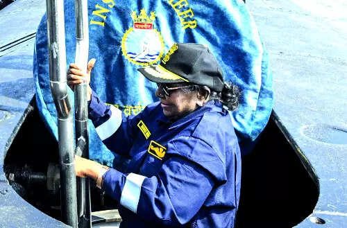 President Murmu becomes second head of state after Abdul Kalam to undertake submarine sortie