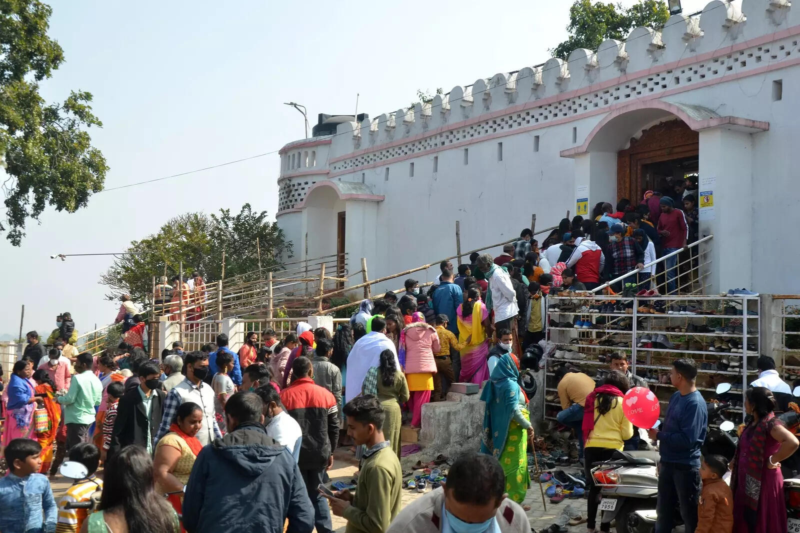Ranchi Temples Gear Up for New Year: Crowd Management, Extended Hours, and Special Rituals