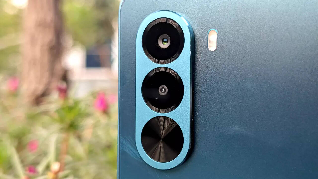 Realme P4x camera module