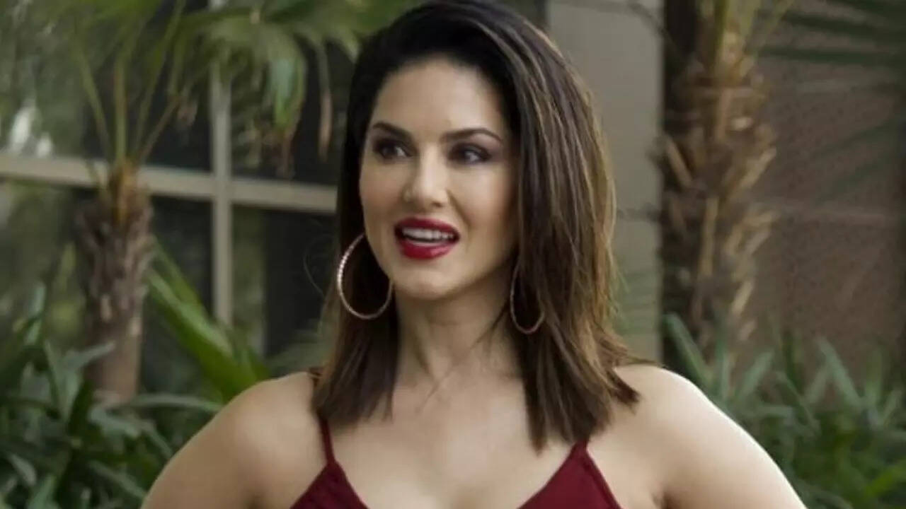 Sadhus say no to Sunny Leone: Actor’s New Year show in Mathura cancelled