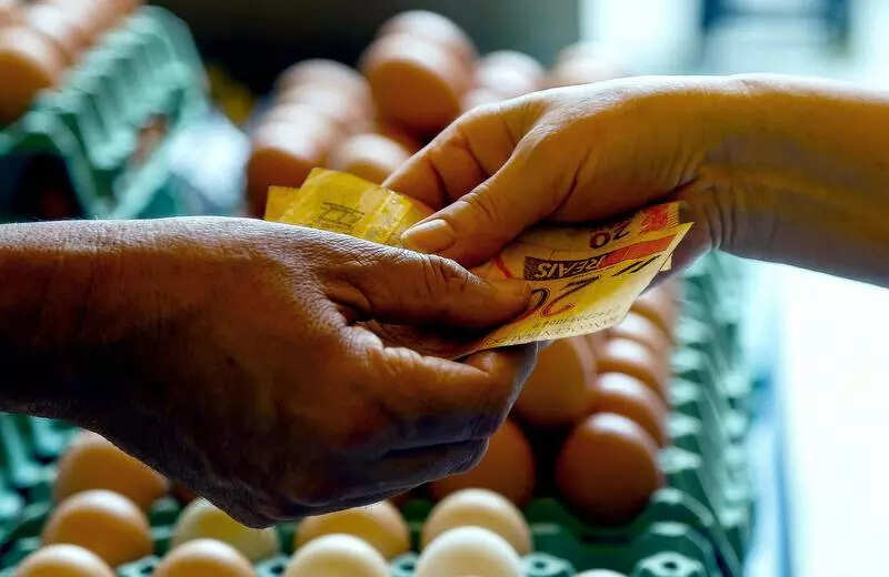 Mumbai: Eggs break new record at Rs 110 per dozen