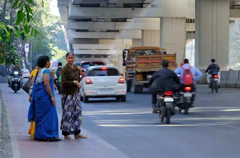 Pedestrians face danger as motorists breach demarcations on Ranchi roads