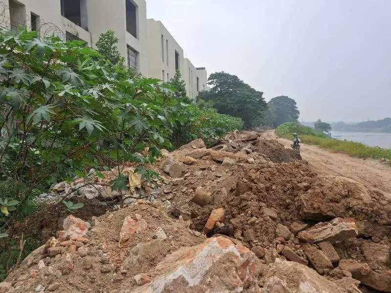 Kotturpuram’s fledgling tree park smothered by debris dump