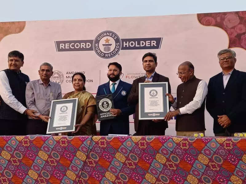 Show sets record for largest mandala, Sardar’s portrait