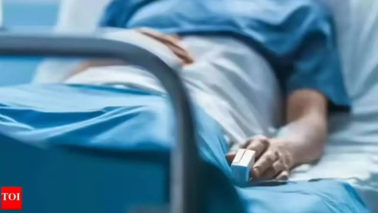 New Year party turns fatal: 1 dead, 11 fall sick after consuming food in Hyderabad; expired ingredients flagged