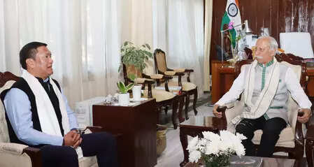 Arunachal CM, chief secy meet guv; resolve to work for progress