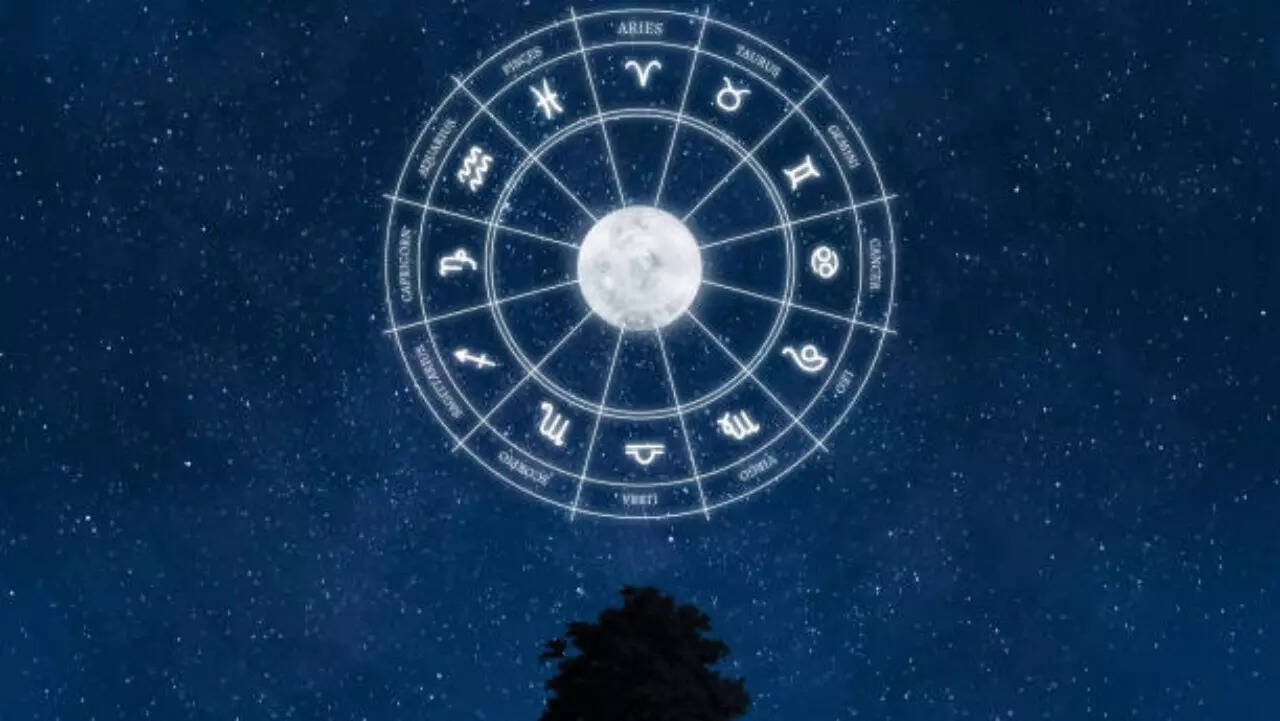 Signs Of Unbalanced Moon: Article lists mood swings, overreaction, sleep issues; impacts mental health