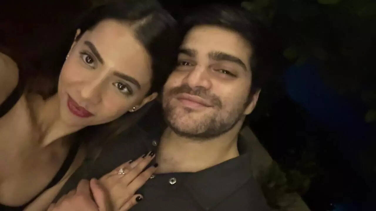 Salman’s nephew Ayaan Agnihotri gets engaged to Tina Rijhwani