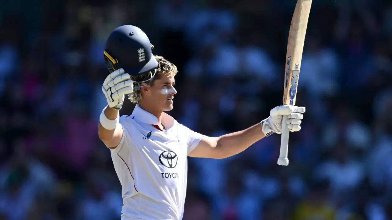 Ashes Live: Joe Root smashes 160; England 384 all out vs Australia at SCG