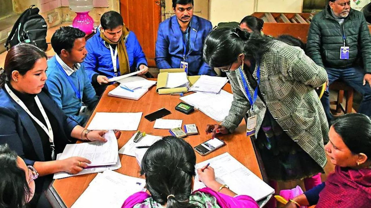 Confusion, queues, goof-ups mark 2 months of SIR in Bengal