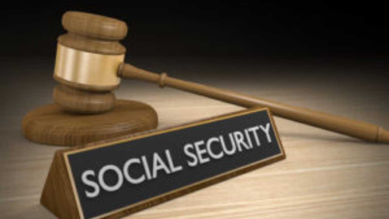 Social Security Code: Focus on childcare benefits is back