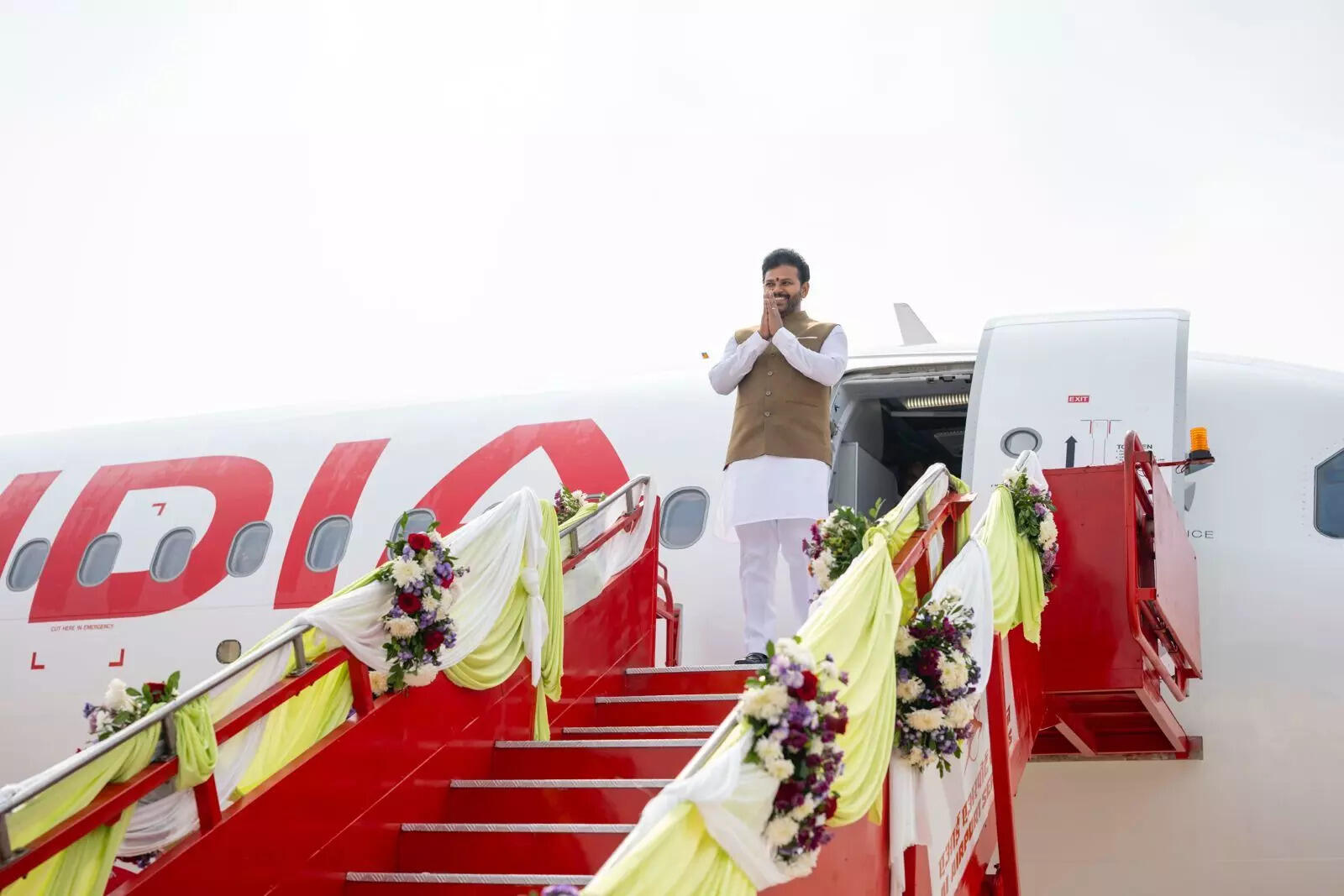 Indian carriers to induct about 100 aircraft annually for 15 years: Minister