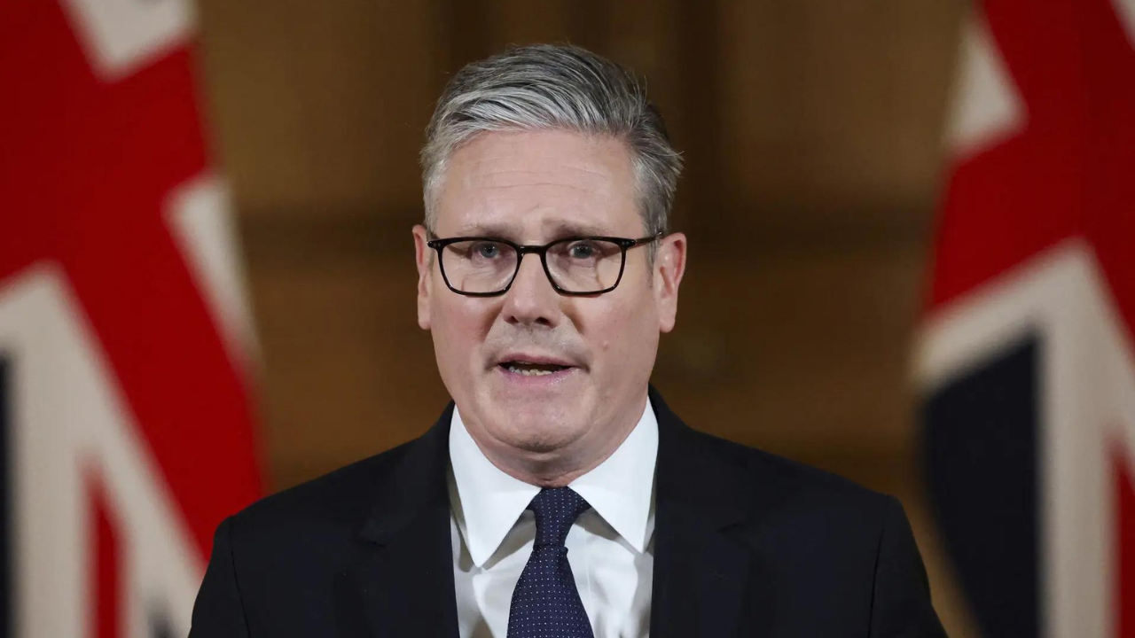 'I don't shy away': UK PM Keir Starmer dodges condemning Trump's Venezuela strike; had attacked Putin for Ukraine war