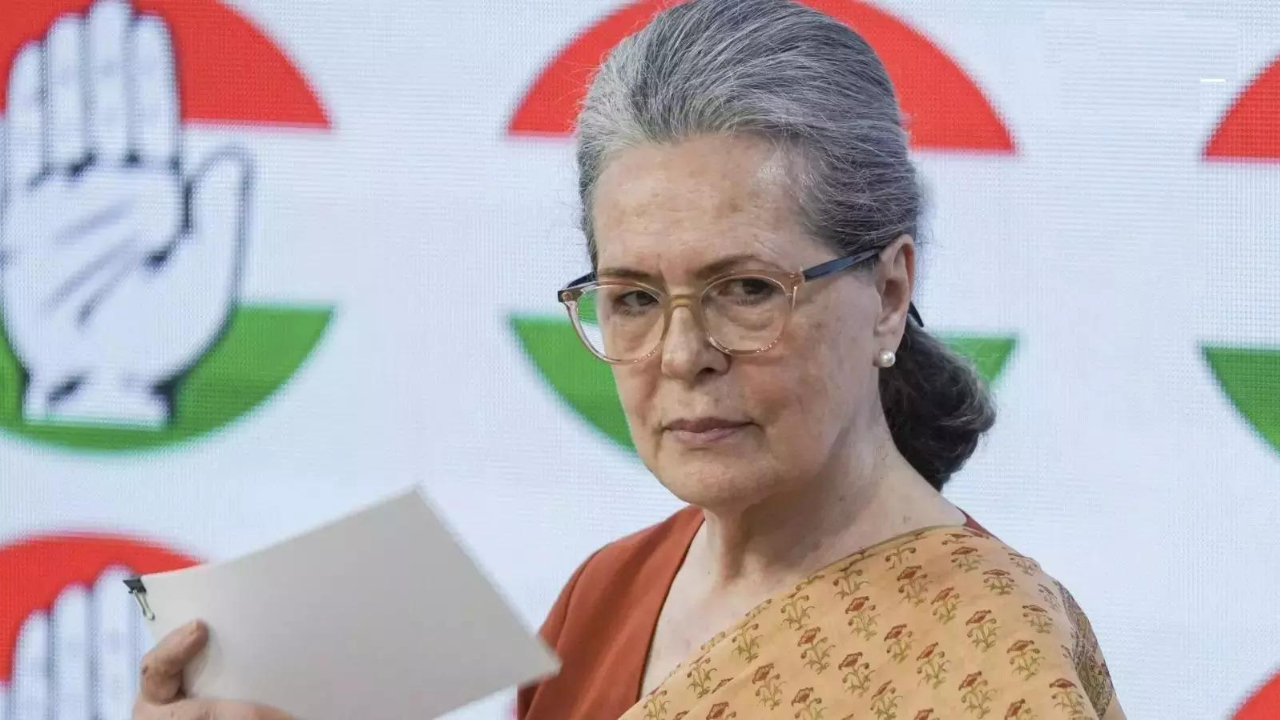 Regular check-ups due to pollution? Sonia Gandhi admitted to Delhi hospital; kept under observation
