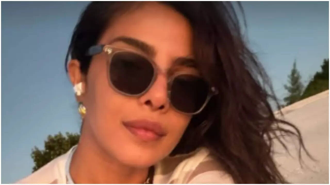 Priyanka shares sunset reflections from the beach