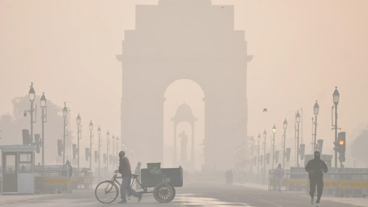 'Failing to do its duty': SC raps air quality body over Delhi pollution; orders to submit expert report in 2 weeks
