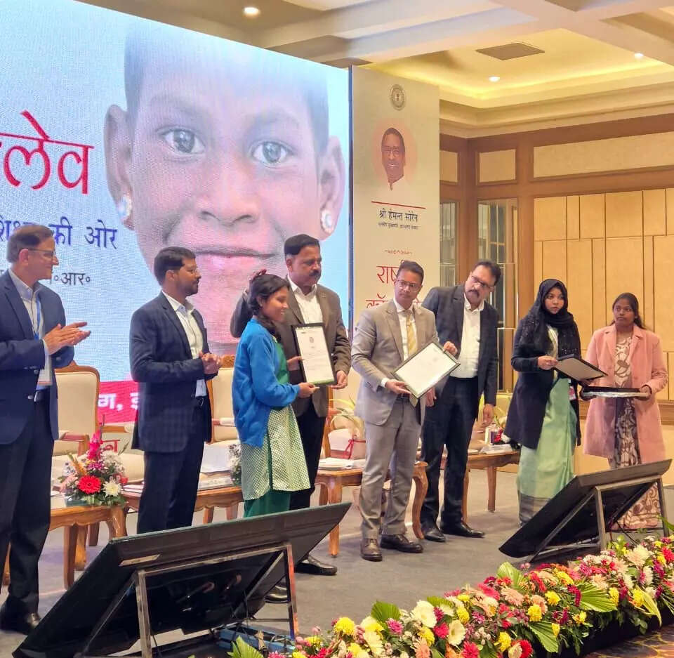 Jharkhand Boosts Multilingual Education: Regional Languages Integrated into Palash Program