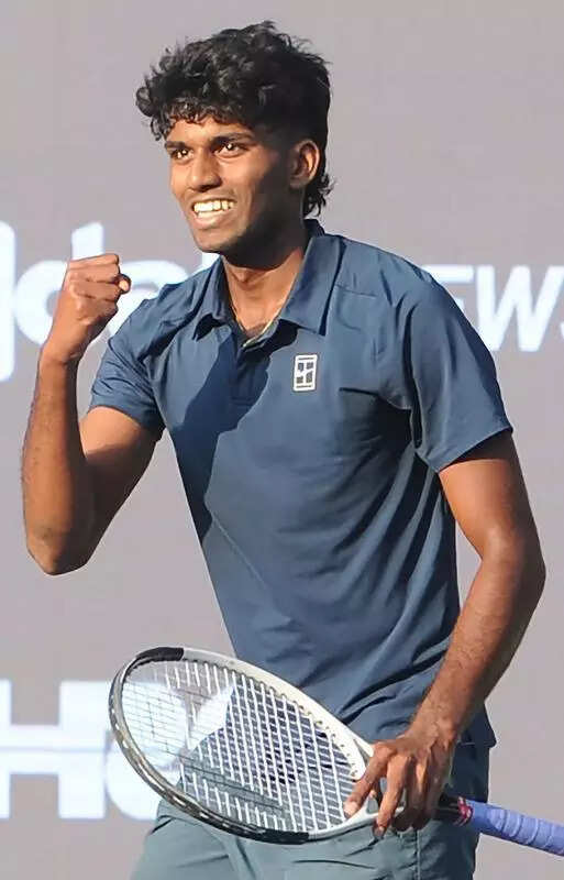 Manas continues superb run