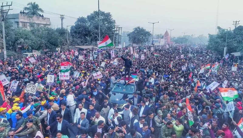 ‘Tears won’t go in vain’: Abhishek to workers who were jailed in Maha