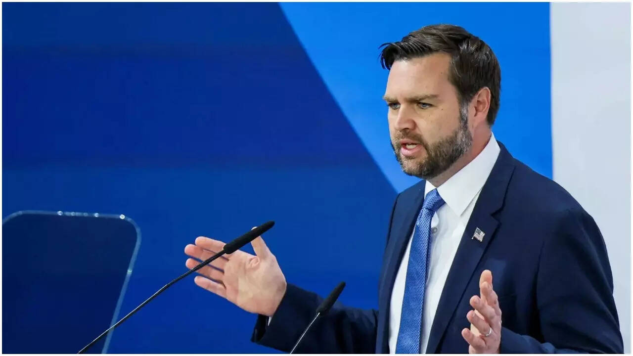 'Dumbest candidate will win': JD Vance mocks Harris–Newsom 2028 face-off — Here's what he said