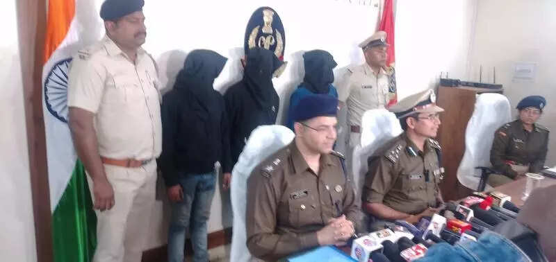 Vehicle theft racket busted, 3 arrested