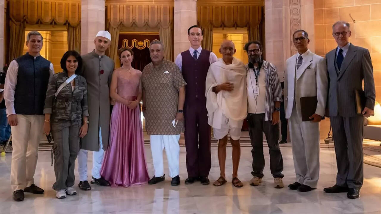 Advani shoots at Umaid Bhawan for 'Freedom At Midnight'