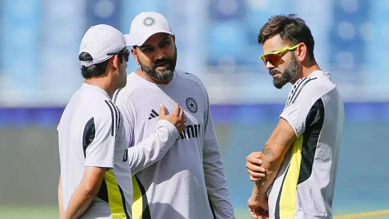 Interesting transition phase in Indian cricket... between Gambhir and senior players: Graeme Smith