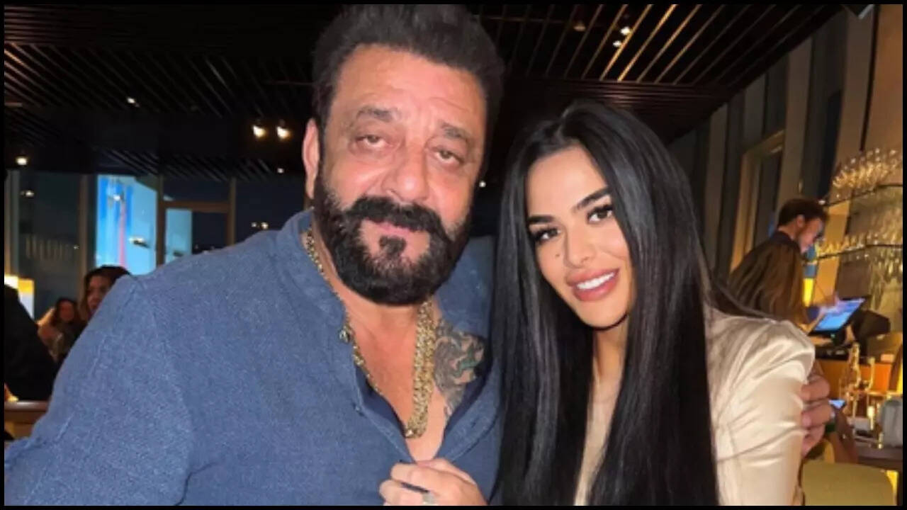 Sanjay Dutt's daughter urges self-awareness and reciprocity in relationships