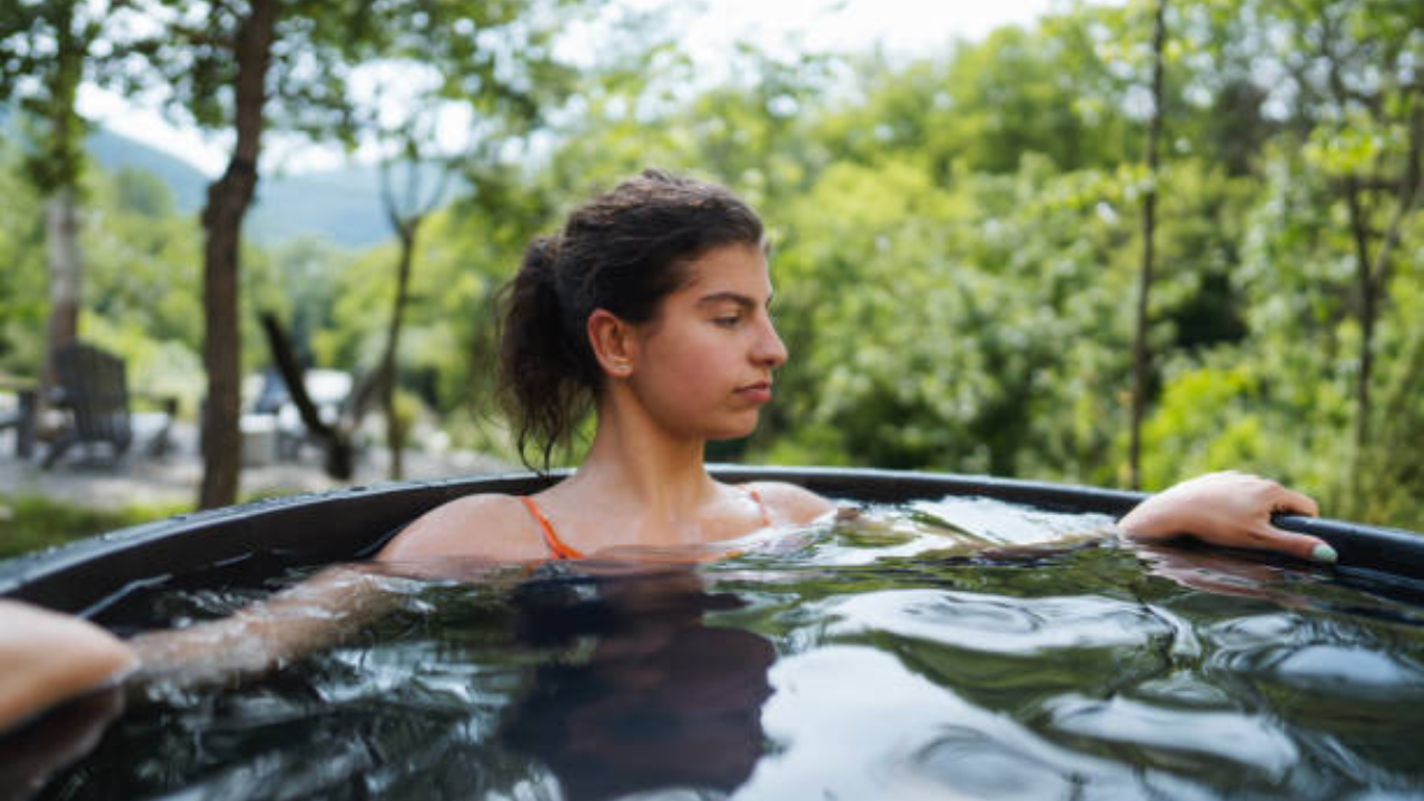 The hot claims of cold water baths: Expert reveals the truth, hype and real power of cold water plunges