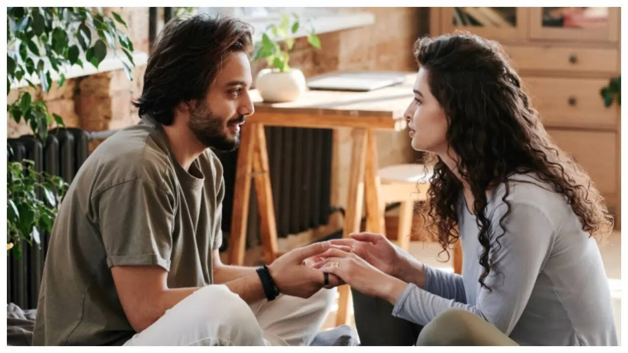 Love gossiping with your partner? Here's why it is actually good for your relationship