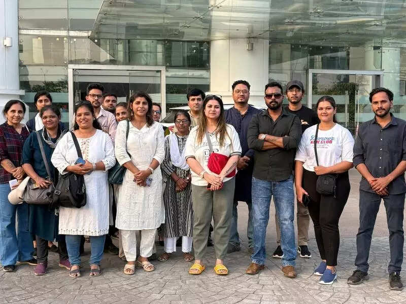 Navi Mumbai: Over 40 animal rights activists visit NMMC chief over stray dog issue