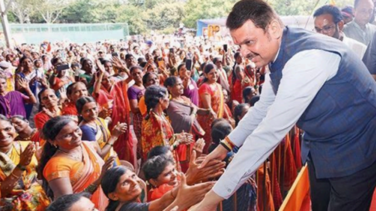 Maharashtra SEC stops election-eve 'special gift' from Fadnavis