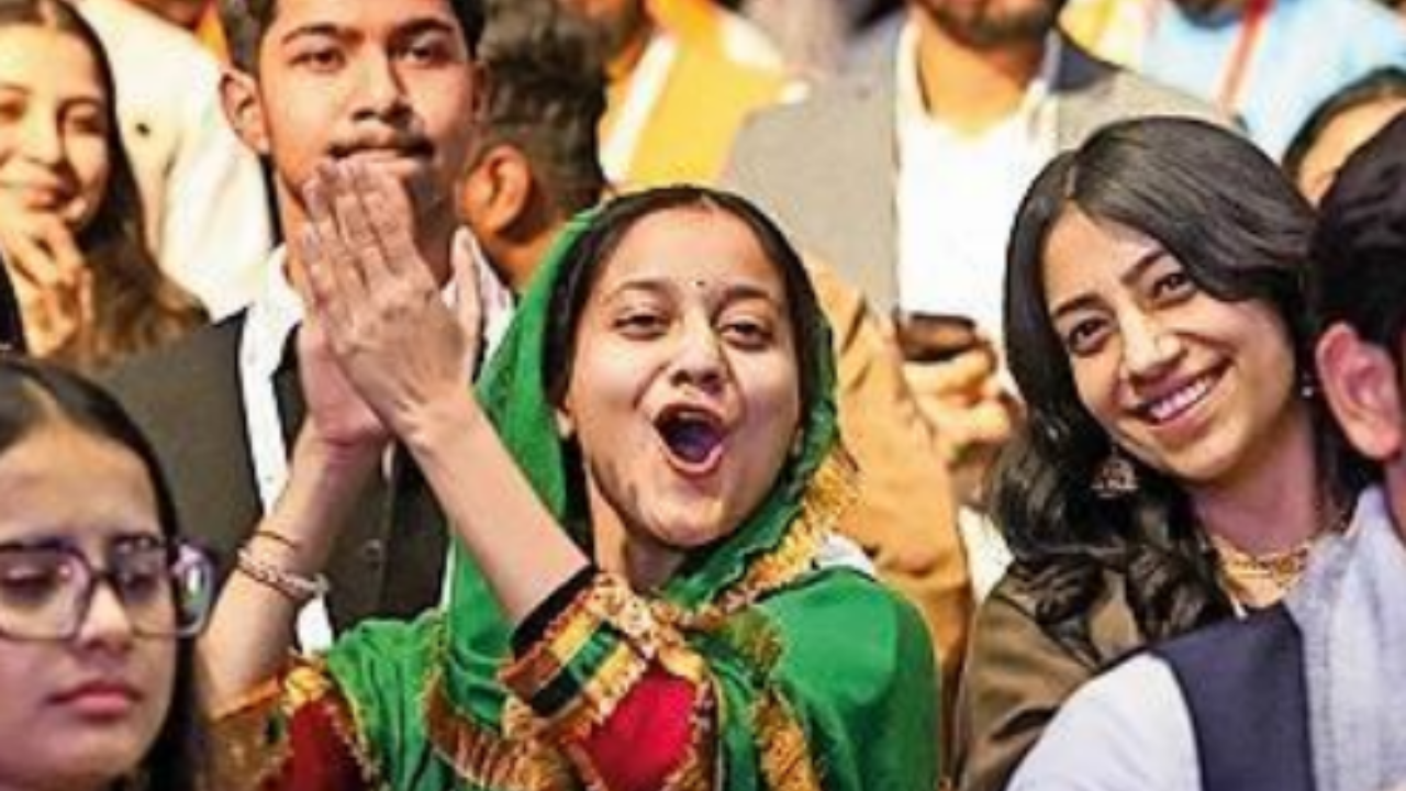 It's your duty to end 'slave mindset', PM tells Gen Z