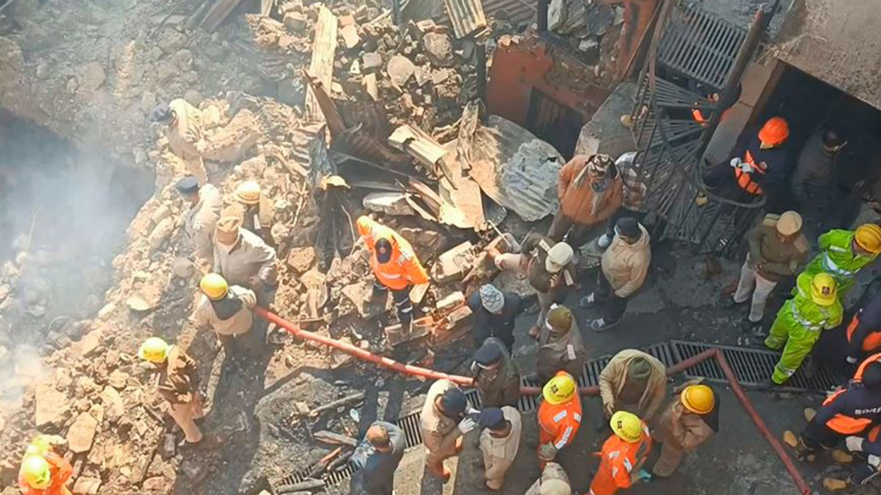 Boy among 3 dead, 7 missing in Arki market fire