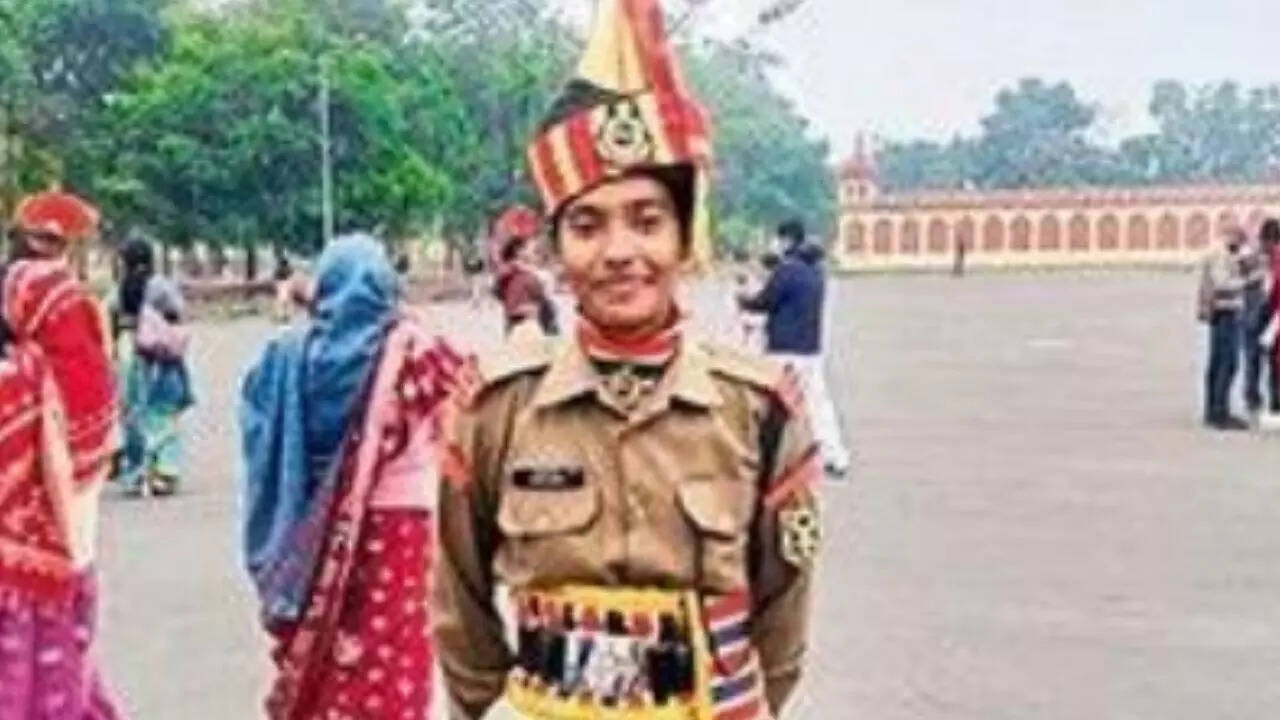 'Result of my mom’s sacrifice': Dad killed when she was 9, Jharkhand girl now dons BSF uniform; 1st posting on India-Pak border