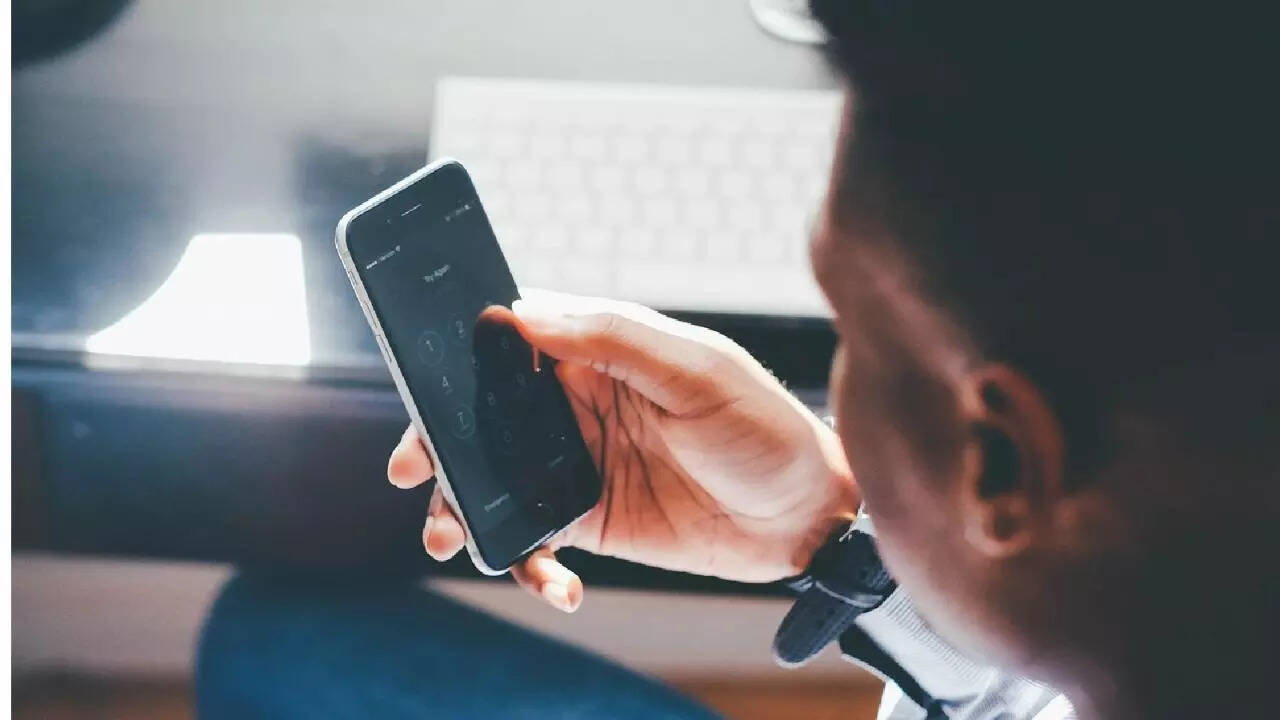 Man loses Rs 51 lakh in fake trading scam: FIR filed in Noida; scam accounts under lens