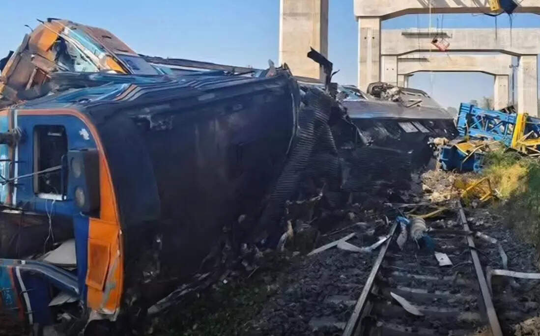 Thailand crane collapse: Passenger train from Bangkok derails, leaving 22 dead