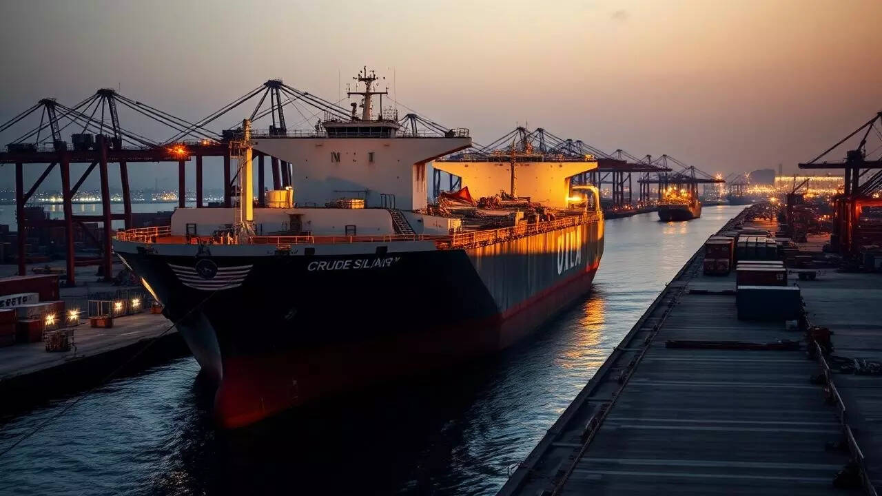 Trump sanctions fail to stop inflow! Some Indian refiners step up Russian crude oil intake; Indian Oil, Nayara boost purchases