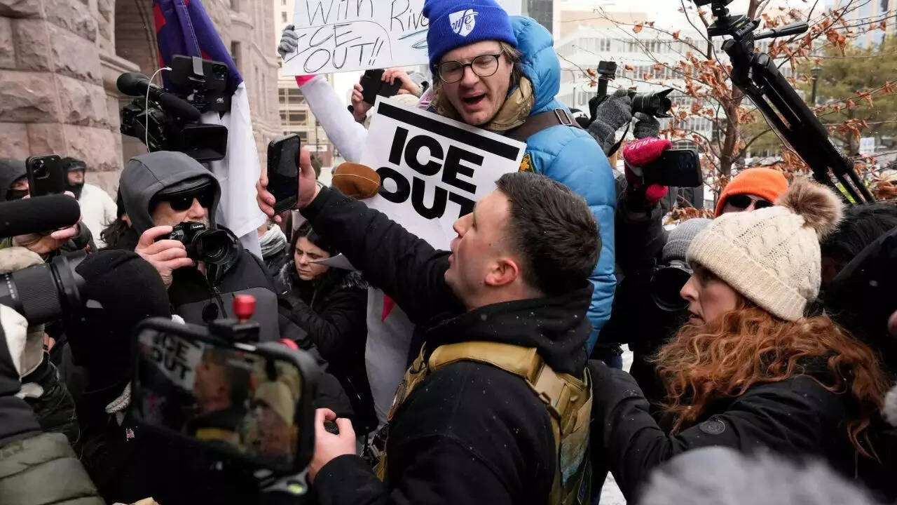 Jan 6 rioter claims he was ‘lynched’ during clash with anti‑ICE protesters— watch