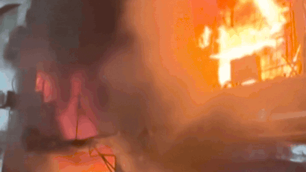 Massive blaze at Karachi mall: Firefighter among six killed, many feared trapped - video