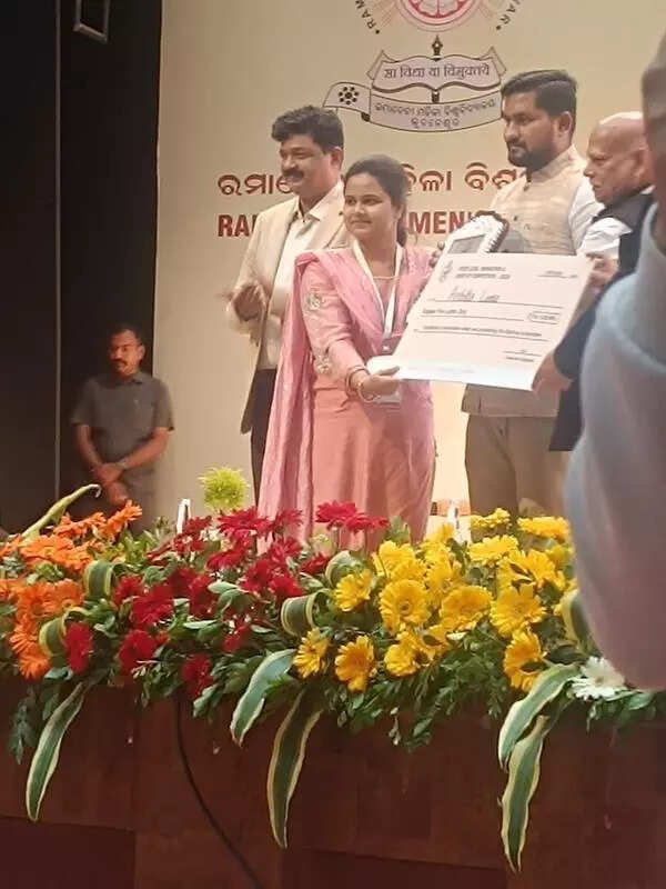 BU scholars receive award in startup contest