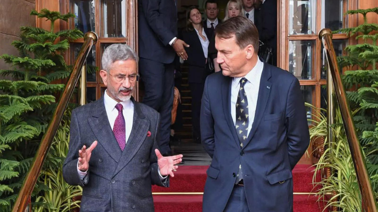 Jaishankar hits out at ‘selectively targeted’ Russian oil tariffs – what he told Polish FM