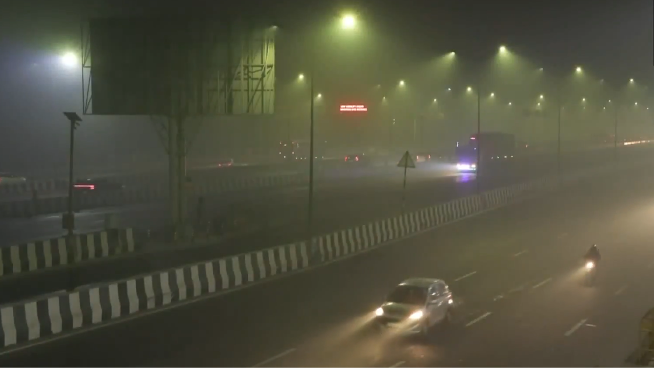 Delhi-NCR smog deepens; AQI near 400, GRAP-IV on