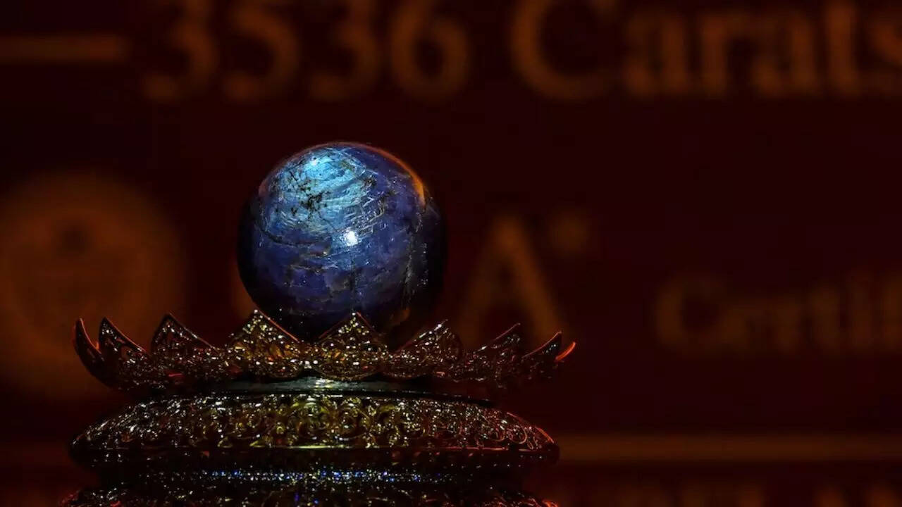 World’s largest purple star sapphire ‘Star of Pure Land’ unveiled in Sri Lanka with $300 million value