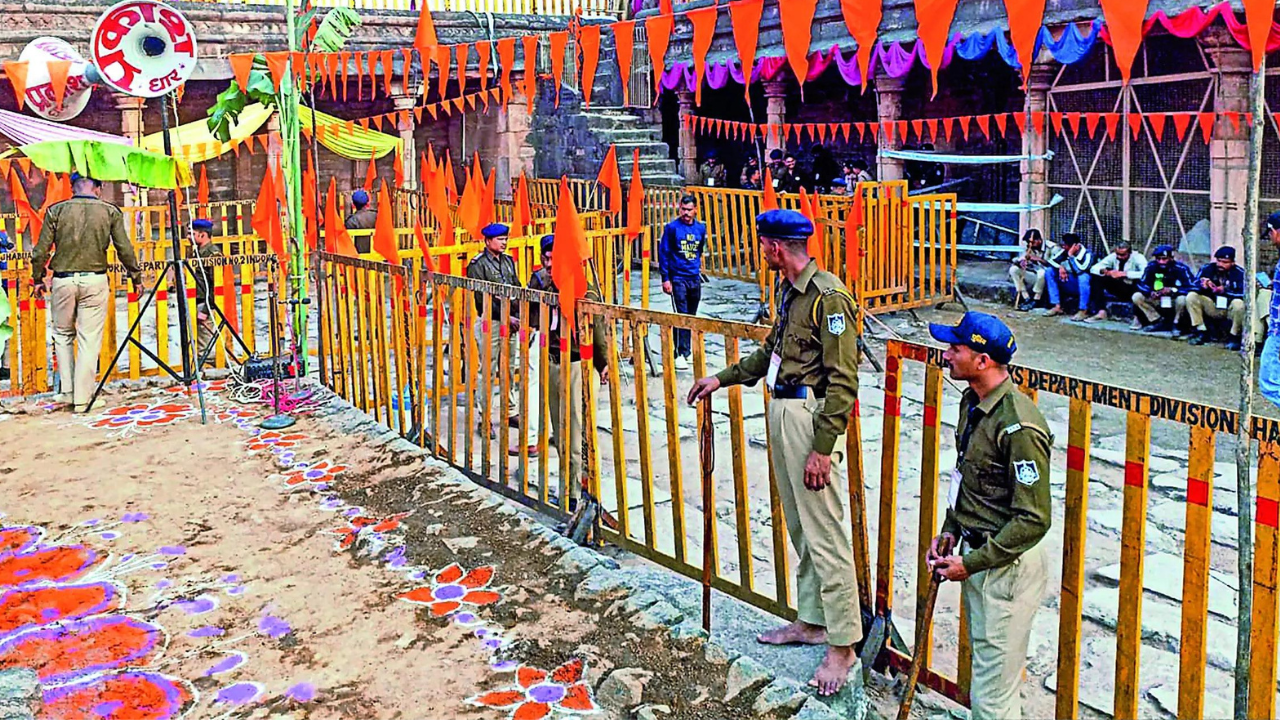 Basant Panchami, Friday prayers in separate areas of MPs Bhojshala today