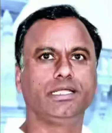 Liquor shop timings trigger face-off between MLA, excise officials in Telangana