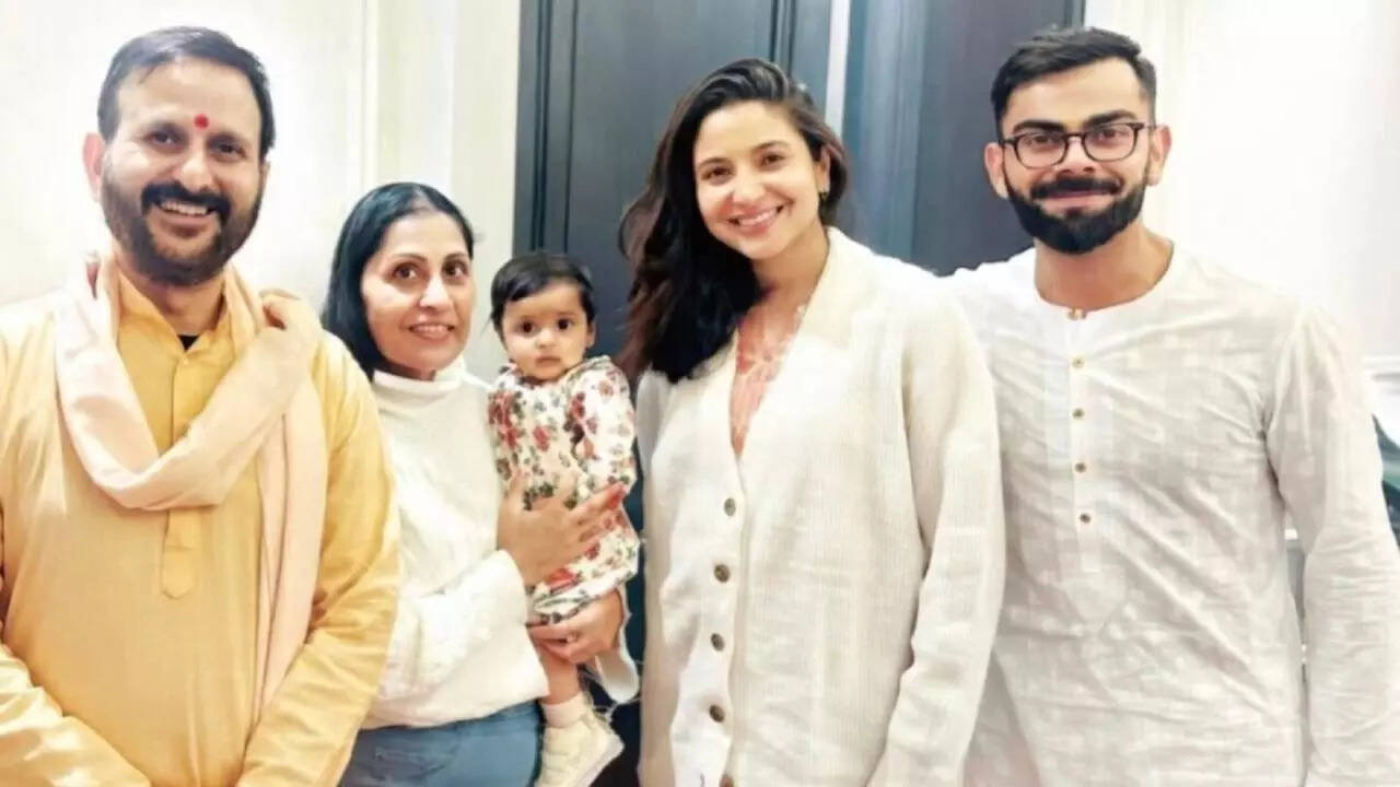 Virat Kohli and Anushka Sharma perform puja at London home