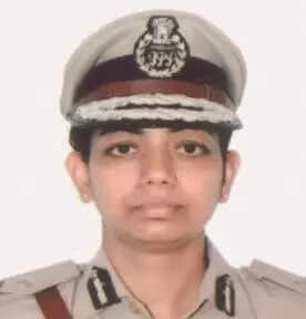 Top policing medals for two officers