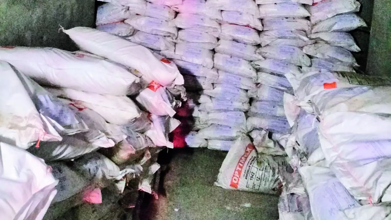 Rajasthan cops seize 10,000 kg of ammonium nitrate on Republic Day eve; 1 held