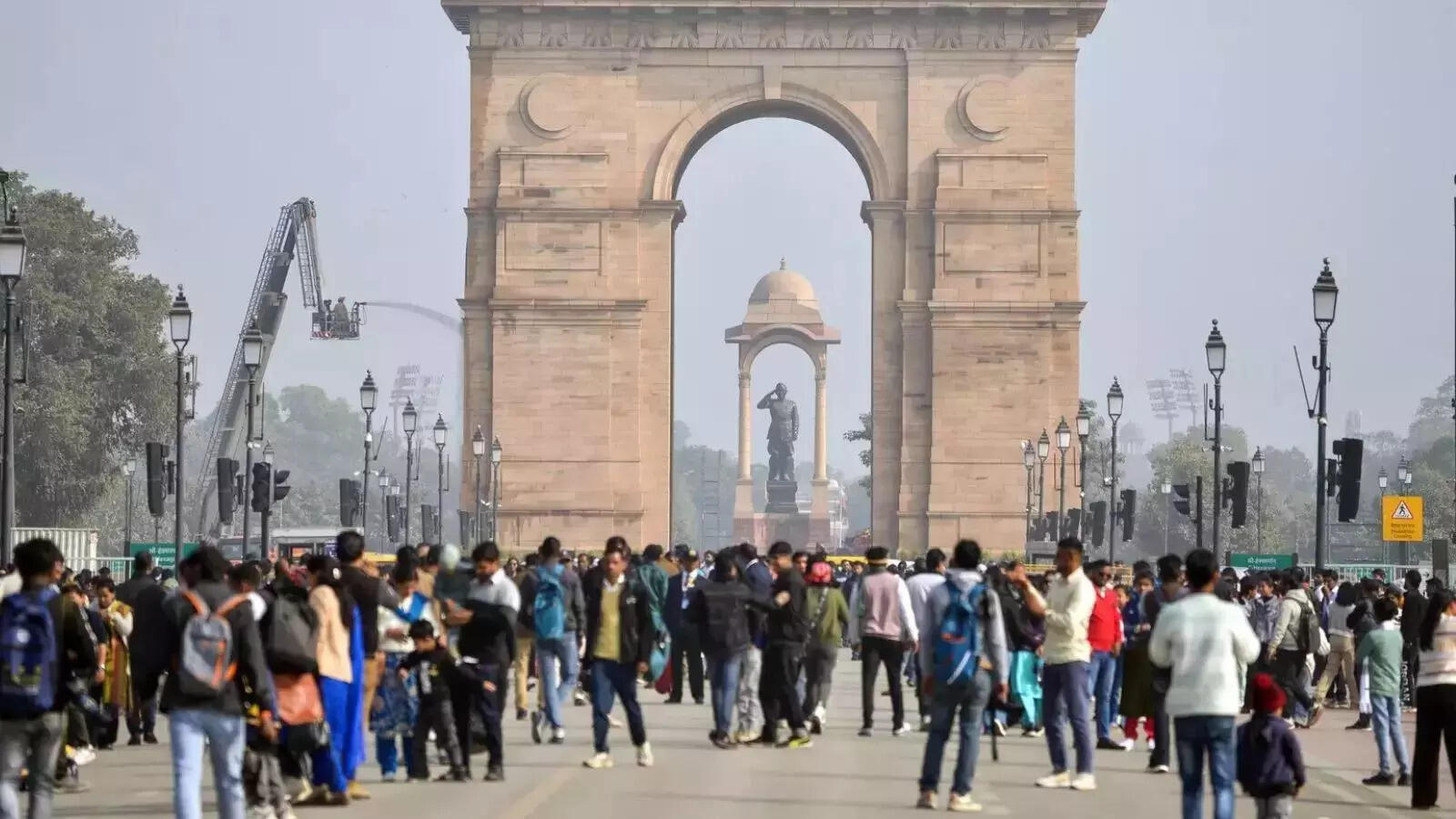 Delhi weather today: Sunny skies, comfortable temperatures; air quality alert